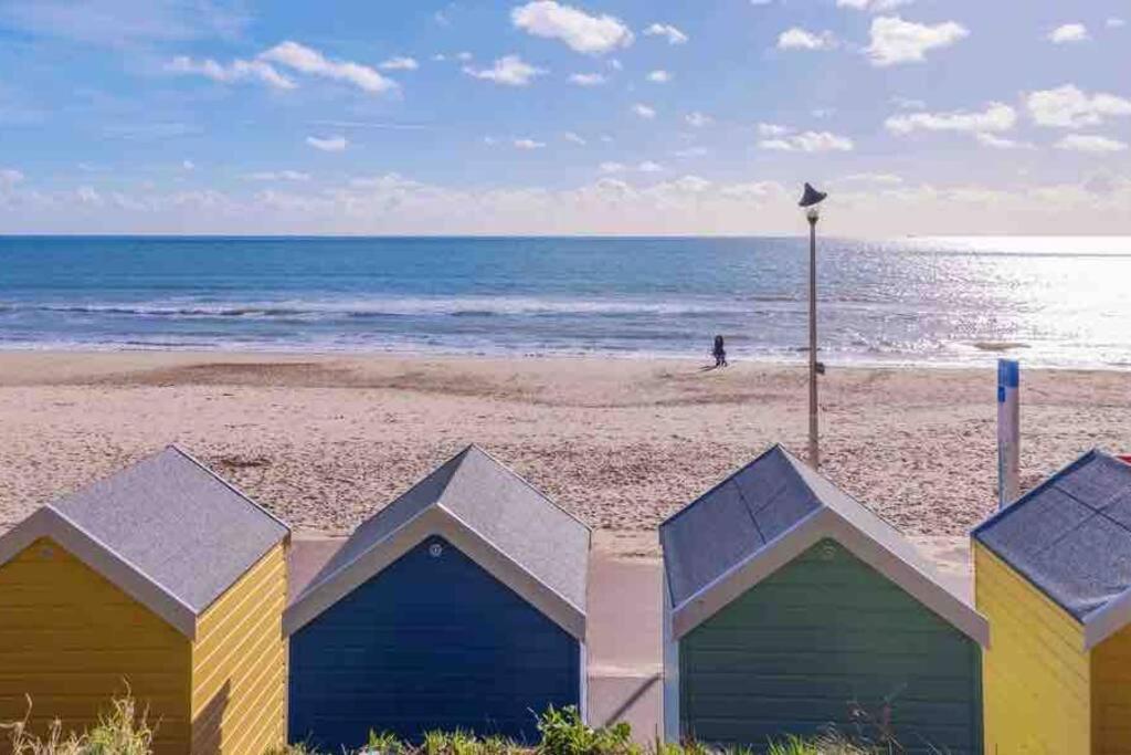 Spacious 4 Bed Rooms, Parking, Garden And Near Parks, Beaches And University Bournemouth Exterior photo