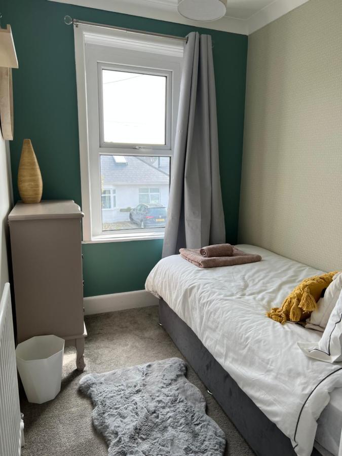 Spacious 4 Bed Rooms, Parking, Garden And Near Parks, Beaches And University Bournemouth Exterior photo